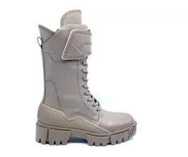 Bota Guess Nancia Tachas Gris lateral